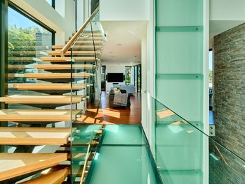 Luxurious Modern Family Living with Stunning Views