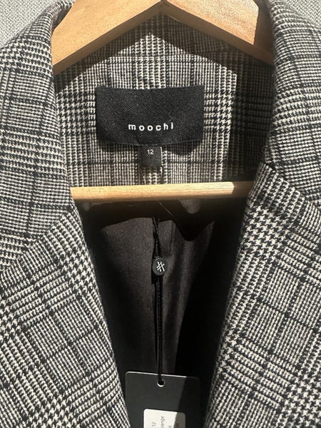 Moochi Calibre Blazer Carousel 2